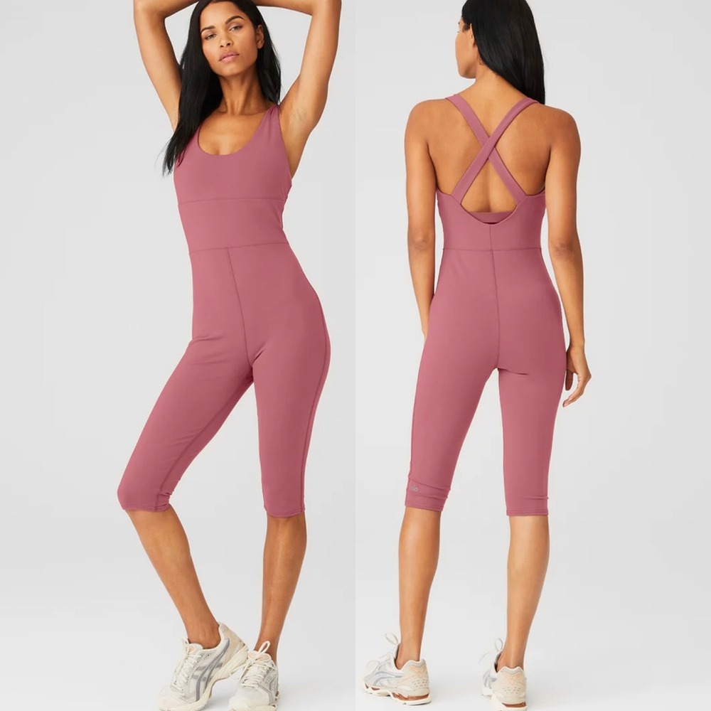 Alo Yoga Physique Capri Jumpsuit One Piece Womens Size Small Pink Yoga Dance Gym